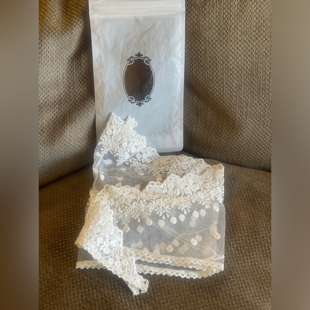 White Lace Rectangular Scarf - Picture 10 of 14